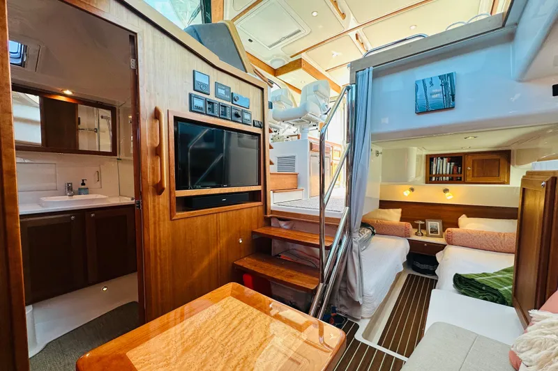 Jomo Yacht Photos Pics 