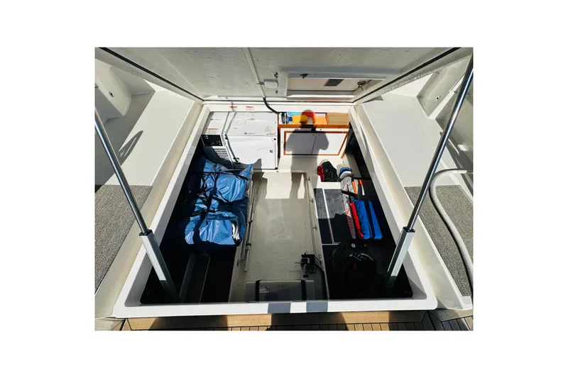 Jomo Yacht Photos Pics 