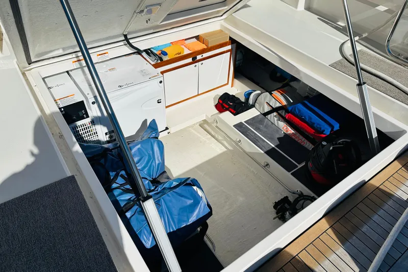 Jomo Yacht Photos Pics 