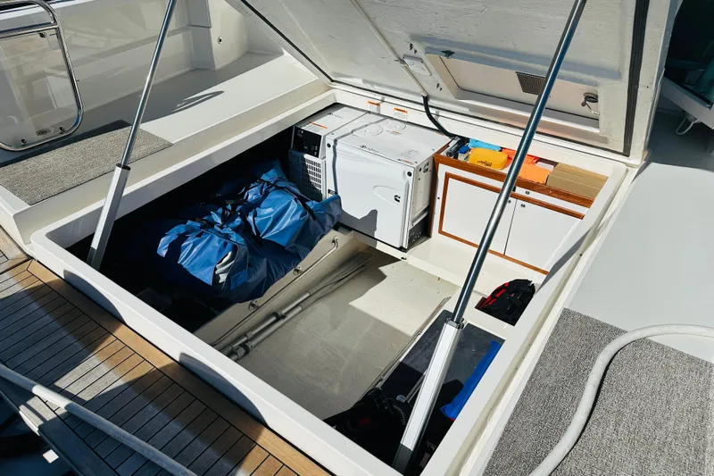 Jomo Yacht Photos Pics 