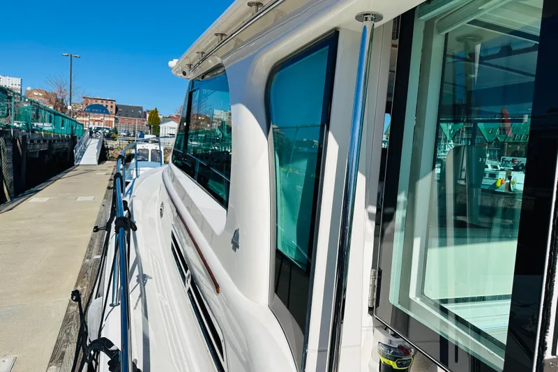 Jomo Yacht Photos Pics 