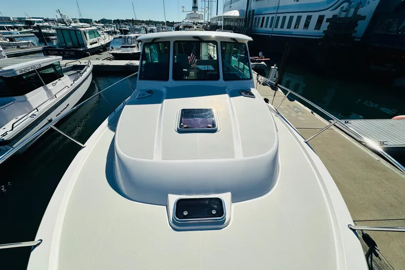 Jomo Yacht Photos Pics 