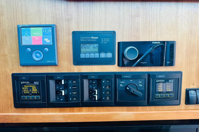 Jomo Yacht Photos Pics 