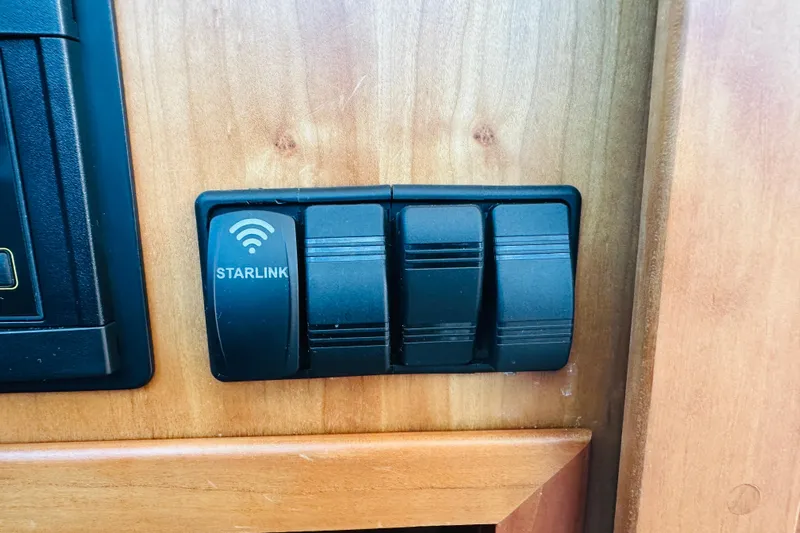 Jomo Yacht Photos Pics 