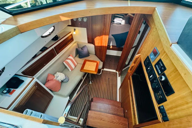 Jomo Yacht Photos Pics 