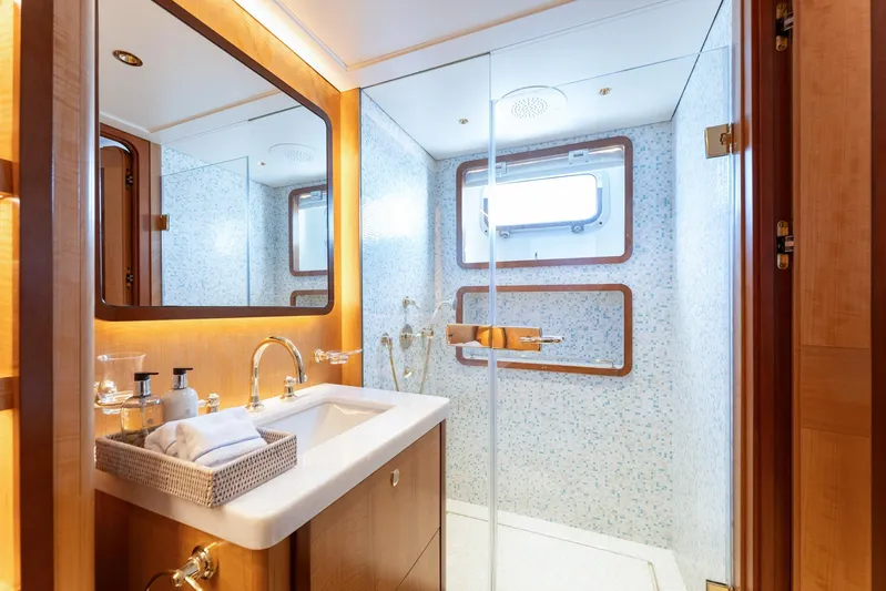 Synthesis 66 Yacht Photos Pics 