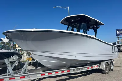 Robalo R270 Center Console