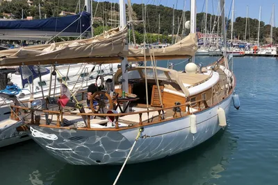 1979 Cheoy Lee Clipper 42
