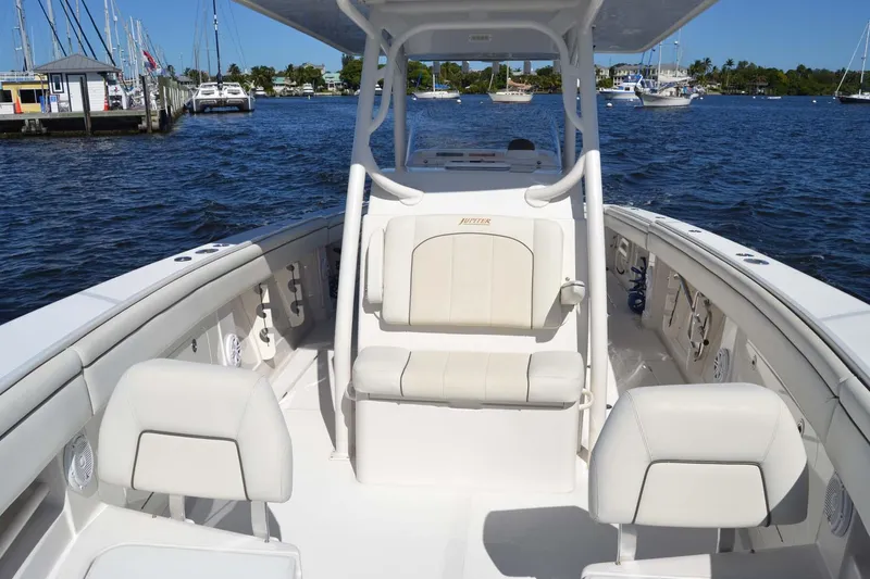 Jupiter IV Yacht Photos Pics 