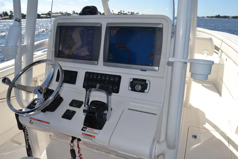 Jupiter IV Yacht Photos Pics 