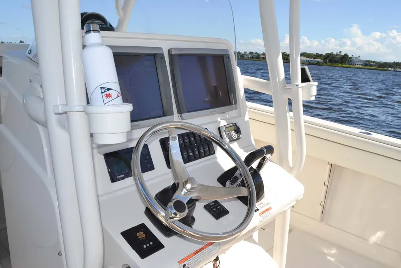 Jupiter IV Yacht Photos Pics 