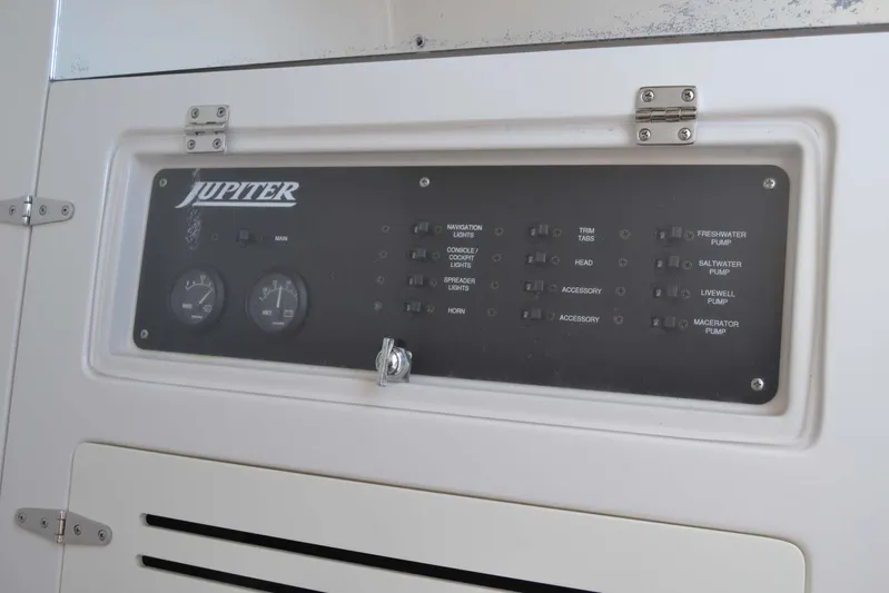 Jupiter IV Yacht Photos Pics 