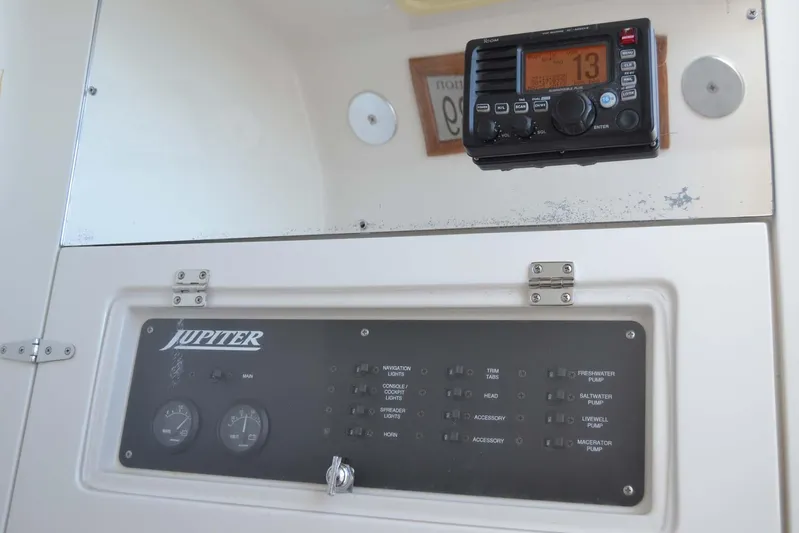 Jupiter IV Yacht Photos Pics 