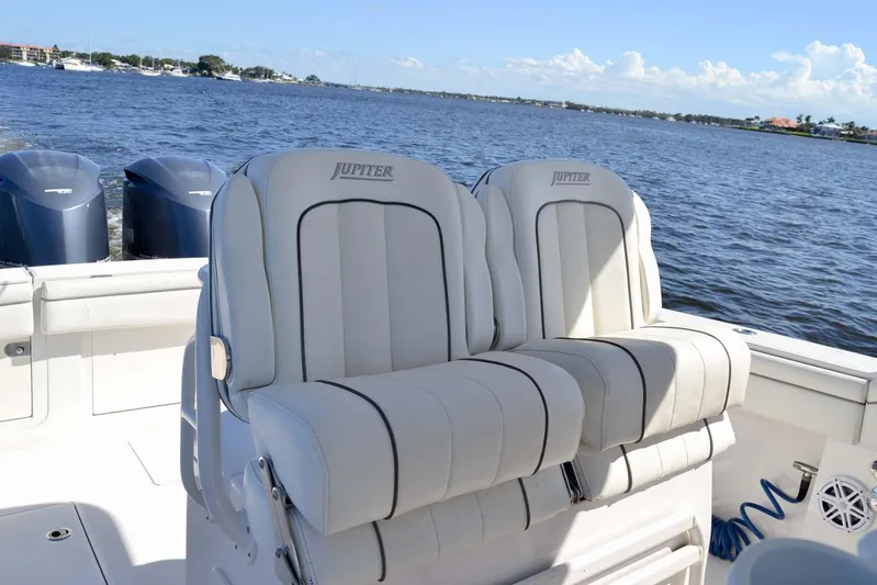 Jupiter IV Yacht Photos Pics 