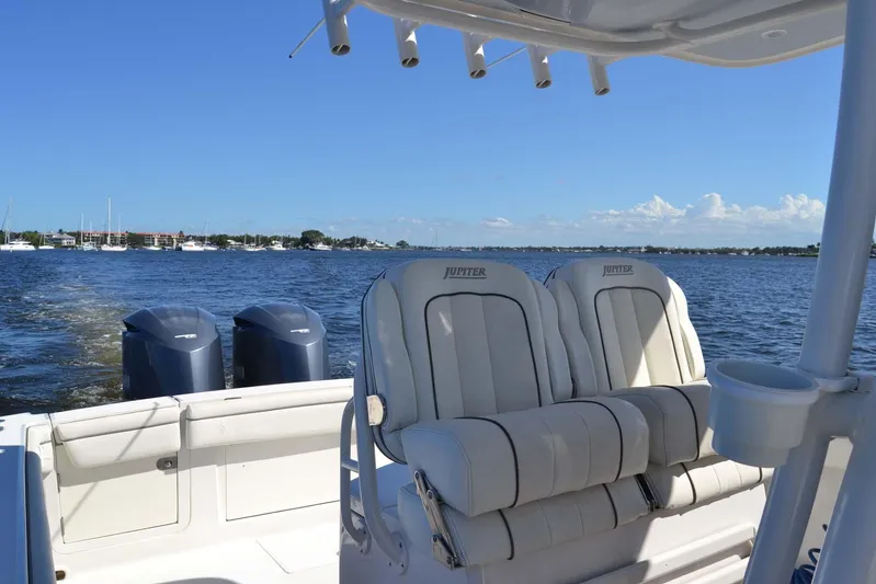 Jupiter IV Yacht Photos Pics 