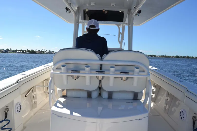 Jupiter IV Yacht Photos Pics 