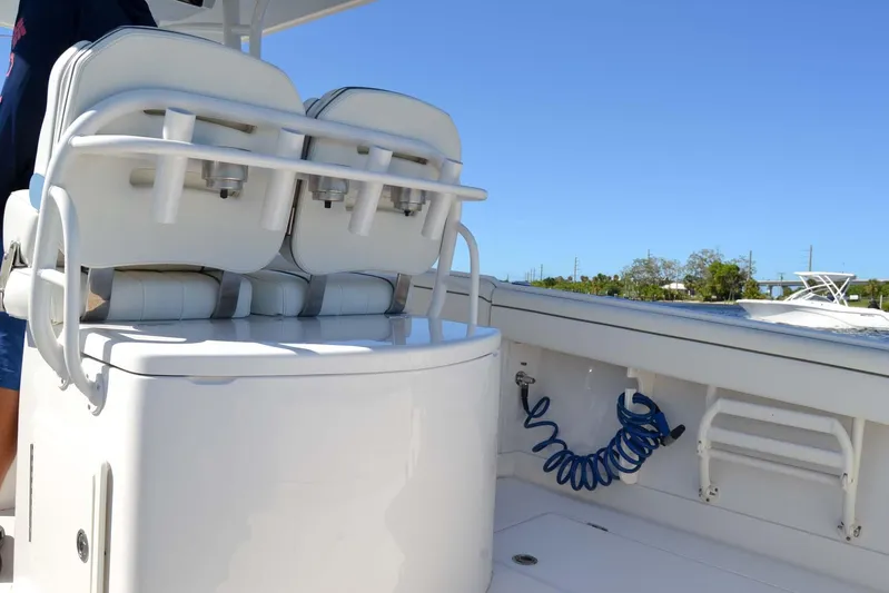 Jupiter IV Yacht Photos Pics 