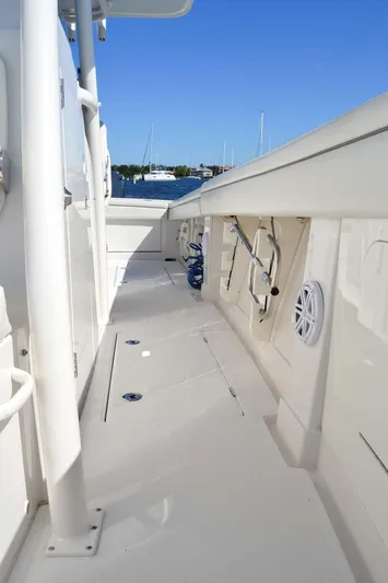 Jupiter IV Yacht Photos Pics 