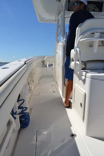 Jupiter IV Yacht Photos Pics 