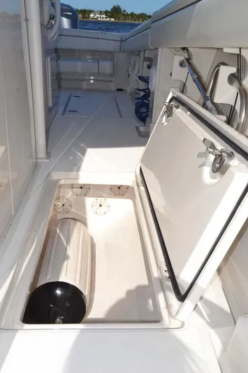 Jupiter IV Yacht Photos Pics 