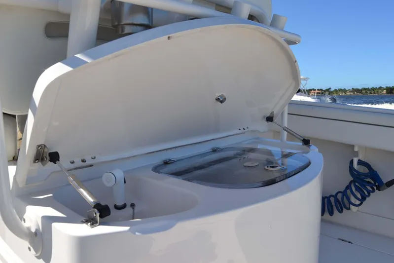 Jupiter IV Yacht Photos Pics 