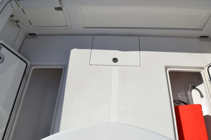 Jupiter IV Yacht Photos Pics 