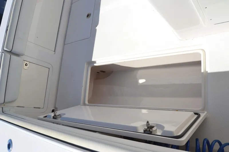 Jupiter IV Yacht Photos Pics 