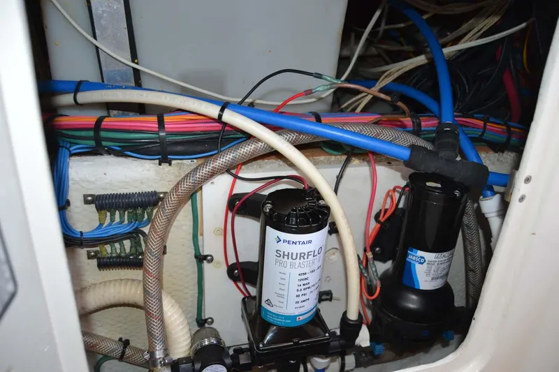 Jupiter IV Yacht Photos Pics 