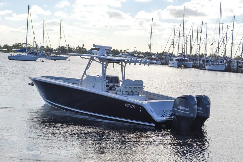 Jupiter IV Yacht Photos Pics 