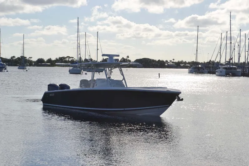 Jupiter IV Yacht Photos Pics 