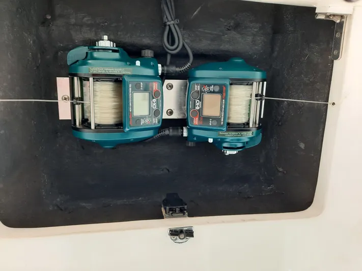 Foam O Yacht Photos Pics Electric fishing reels on a 2000 Cabo 45 Express.