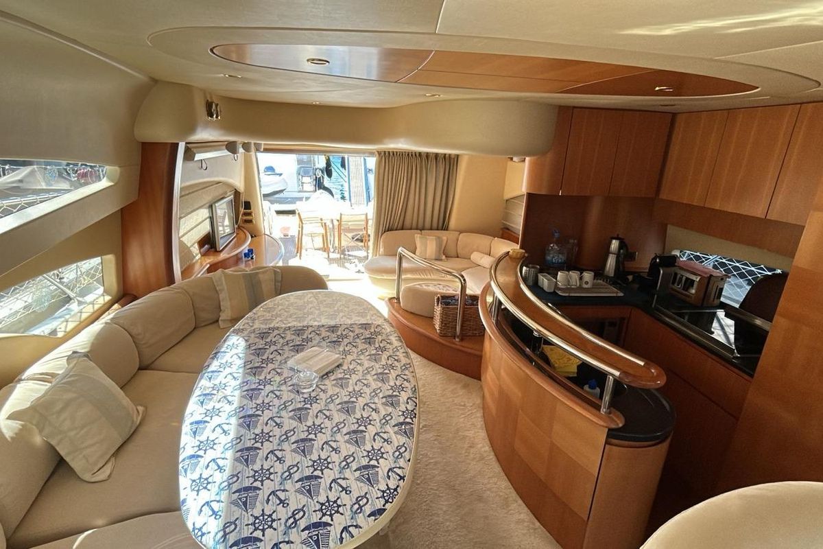 2006 Azimut 68 