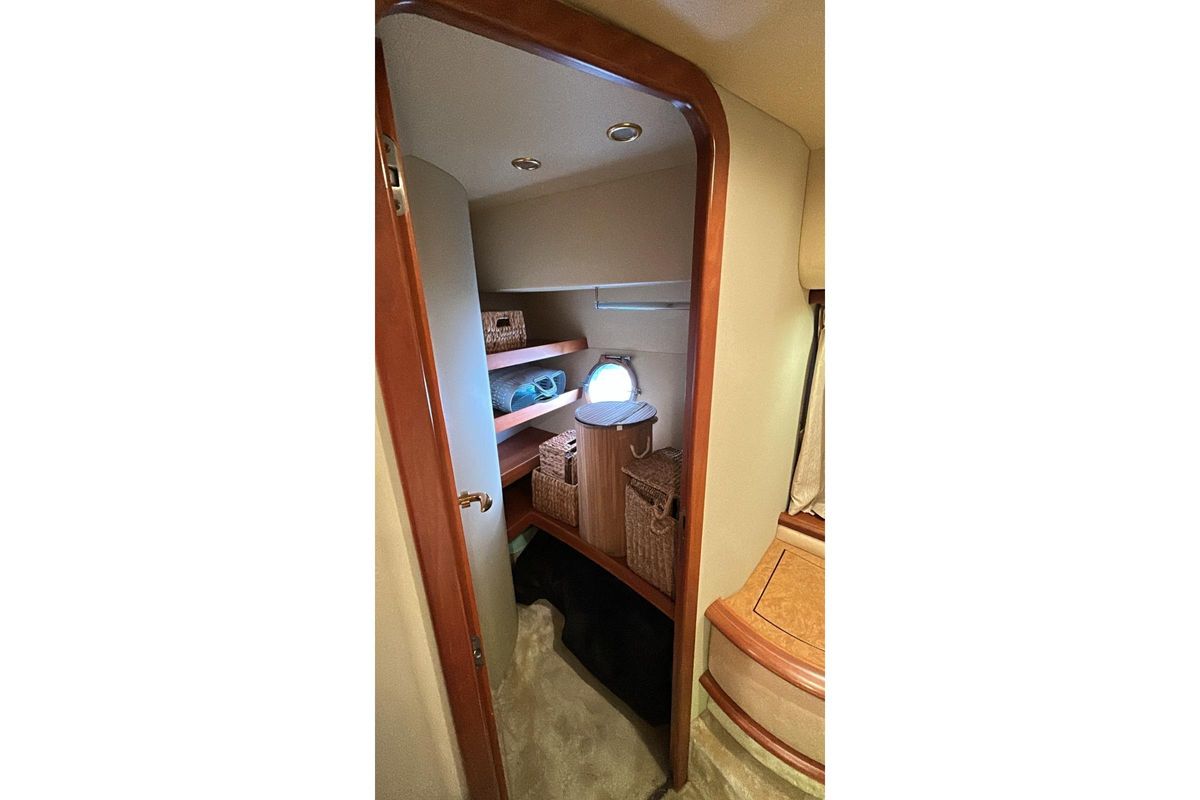 2006 Azimut 68 