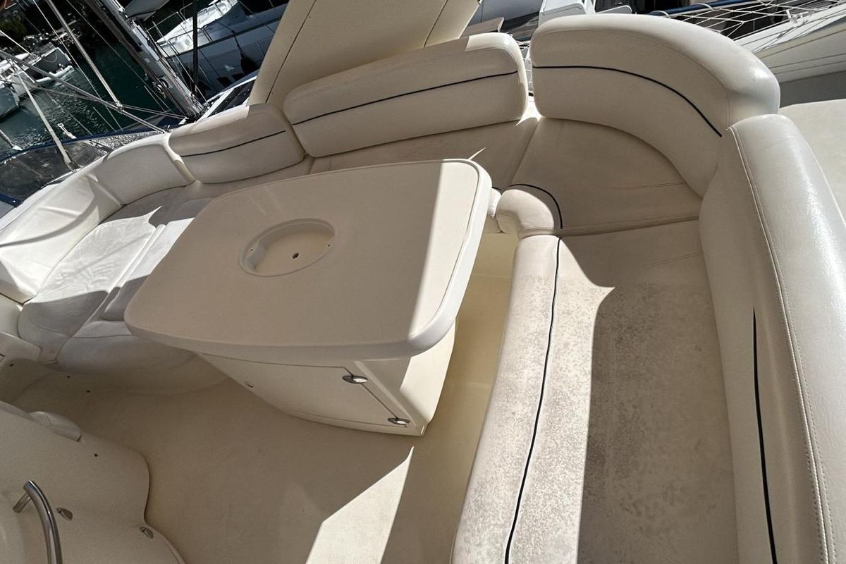 2006 Azimut 68 