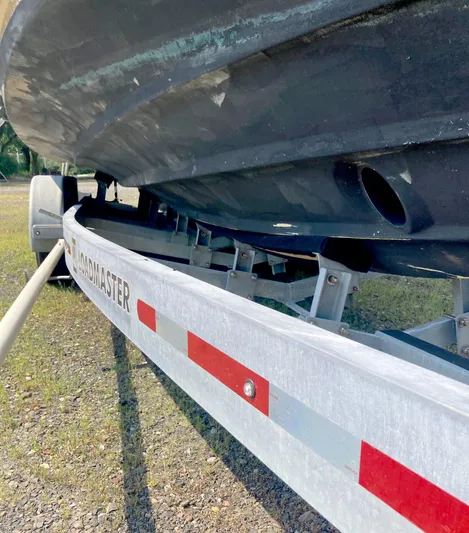 Seaburd Yacht Photos Pics 2018 Ranger Tugs R-29 S boat on Loadmaster trailer, close-up view.