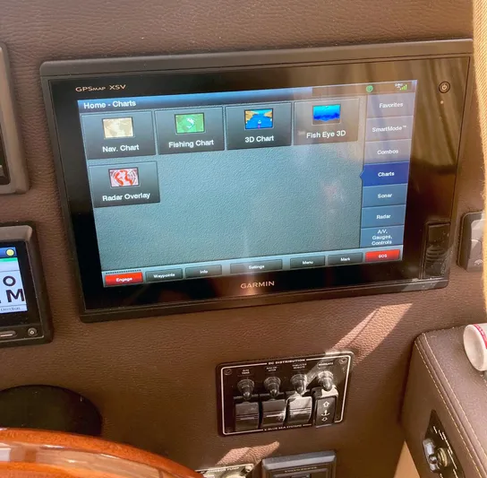 Seaburd Yacht Photos Pics Garmin GPS display on 2018 Ranger Tugs R-29 S boat dashboard.
