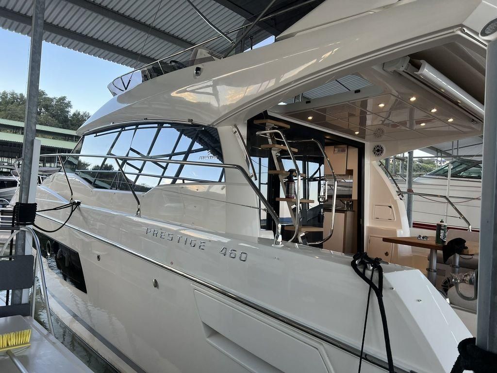 2022 Prestige 46 