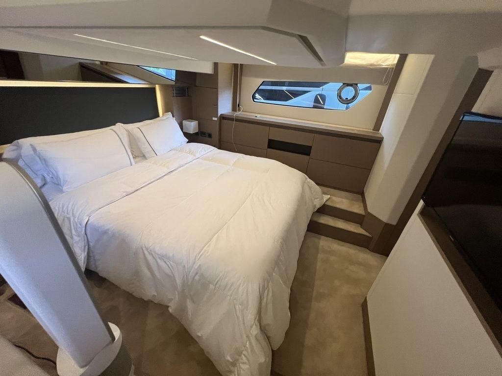 2022 Prestige 46 
