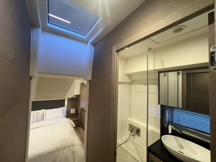 Velkommen Yacht Photos Pics 