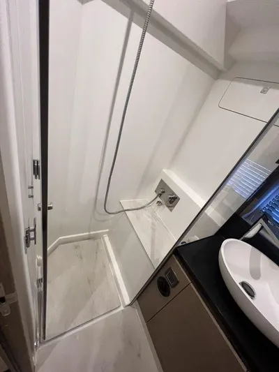 Velkommen Yacht Photos Pics 