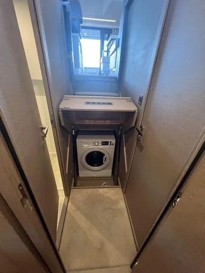 Velkommen Yacht Photos Pics 