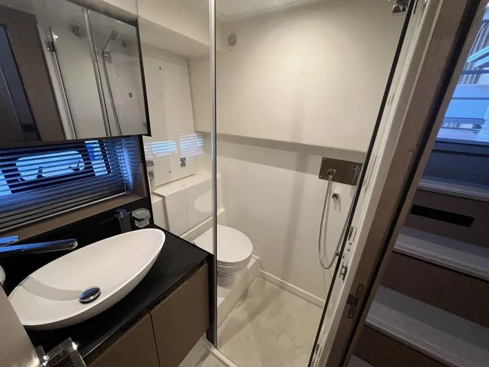 Velkommen Yacht Photos Pics 