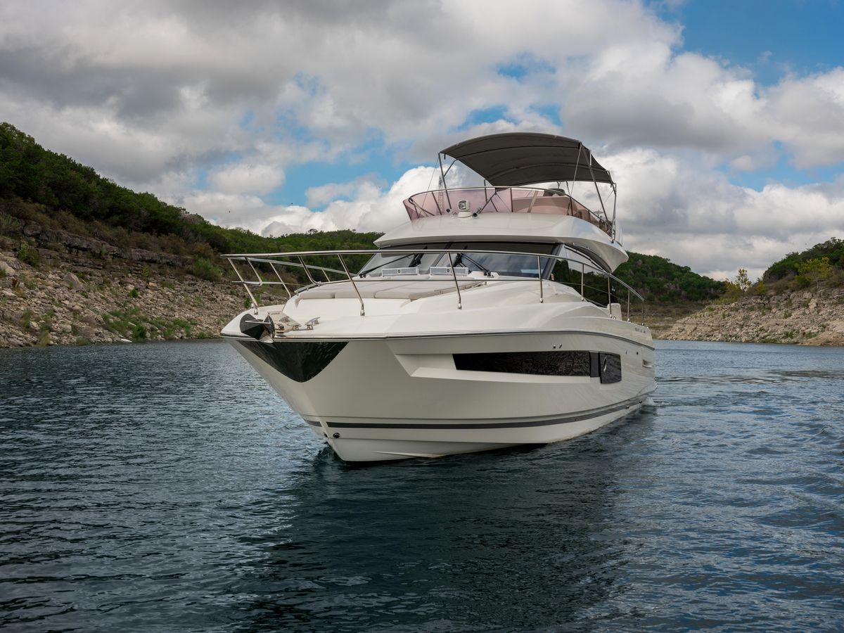 2022 Prestige 46 