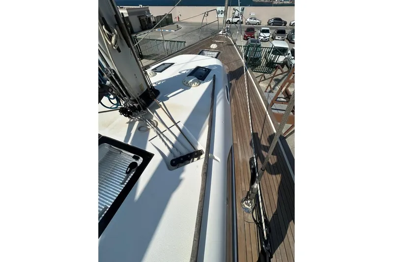 Magic I Yacht Photos Pics 2021 Hallberg-Rassy 44 yacht deck with sleek design and modern fittings.