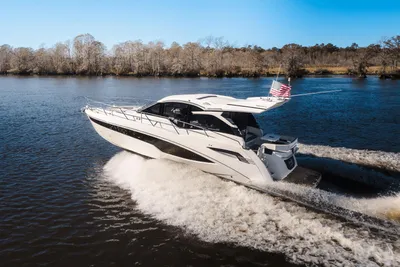 Galeon 425 HTS