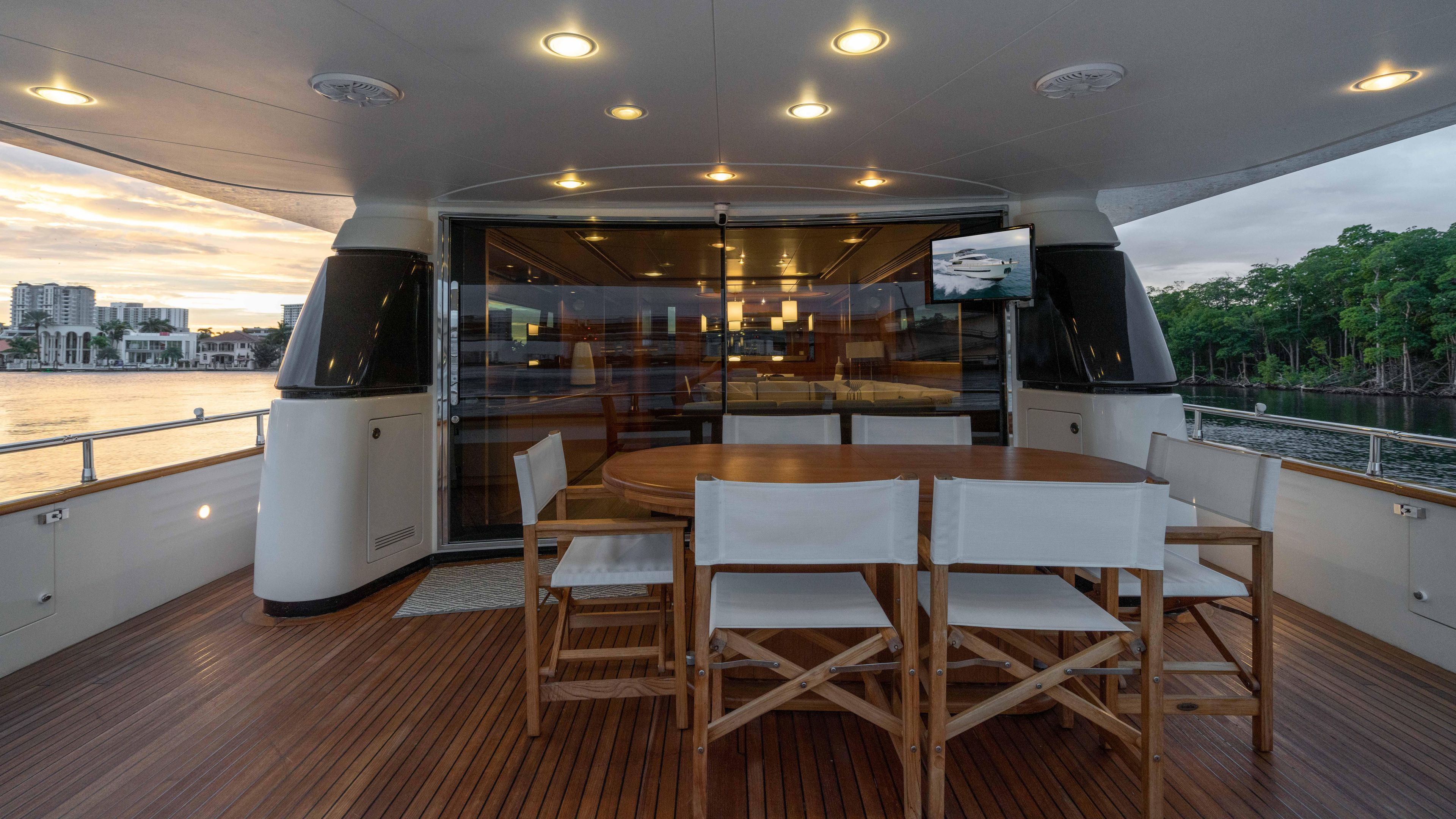 Yacht
