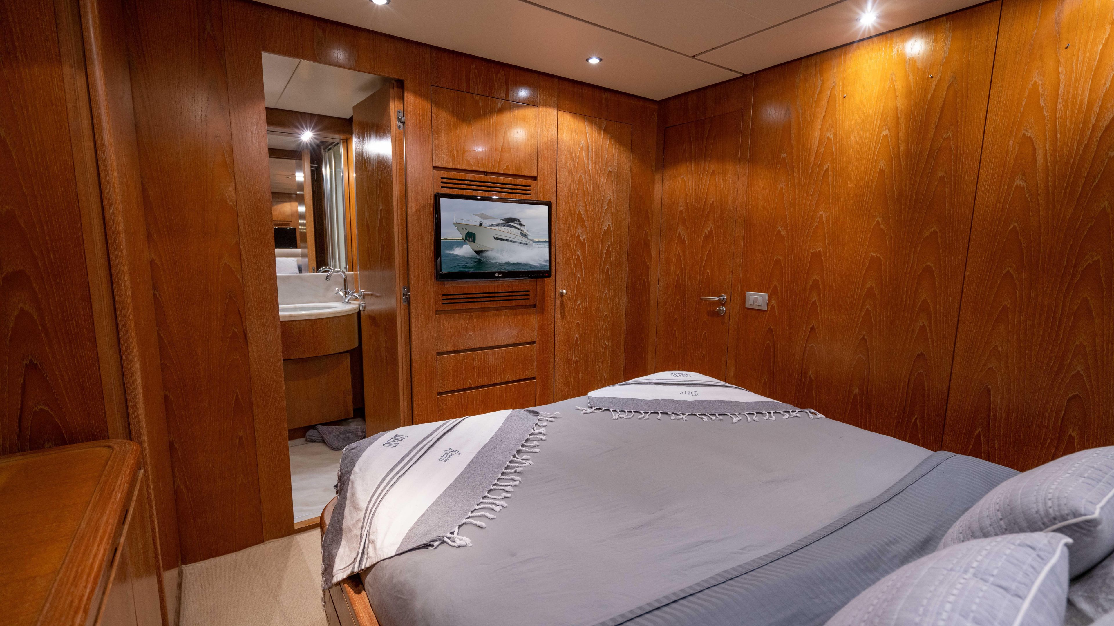 Yacht