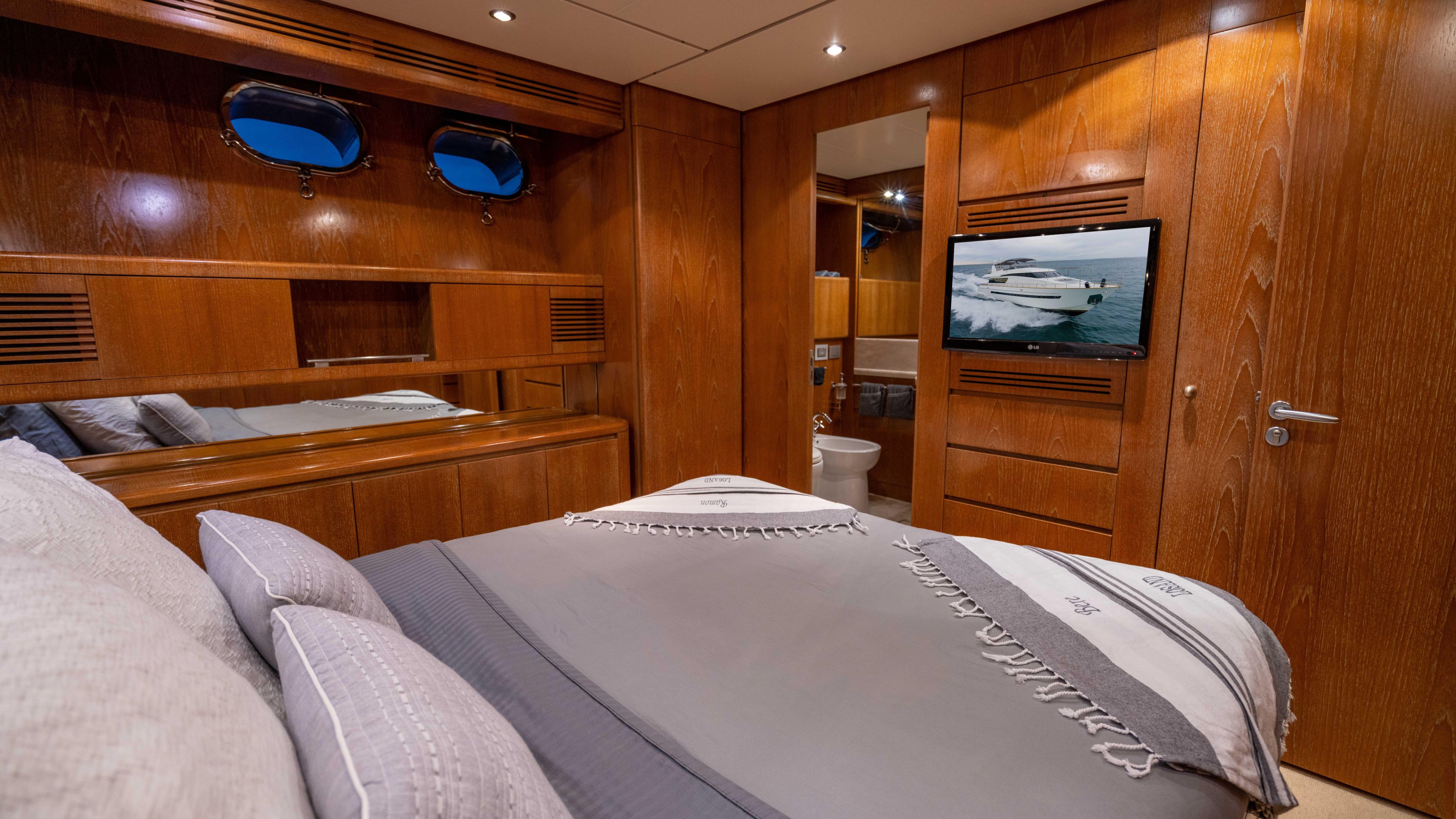 Yacht