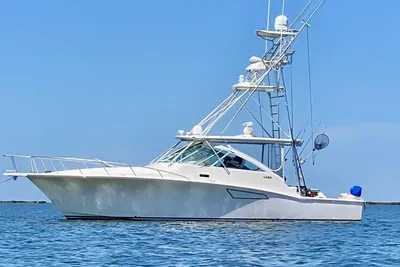 2004 Cabo 40 Express