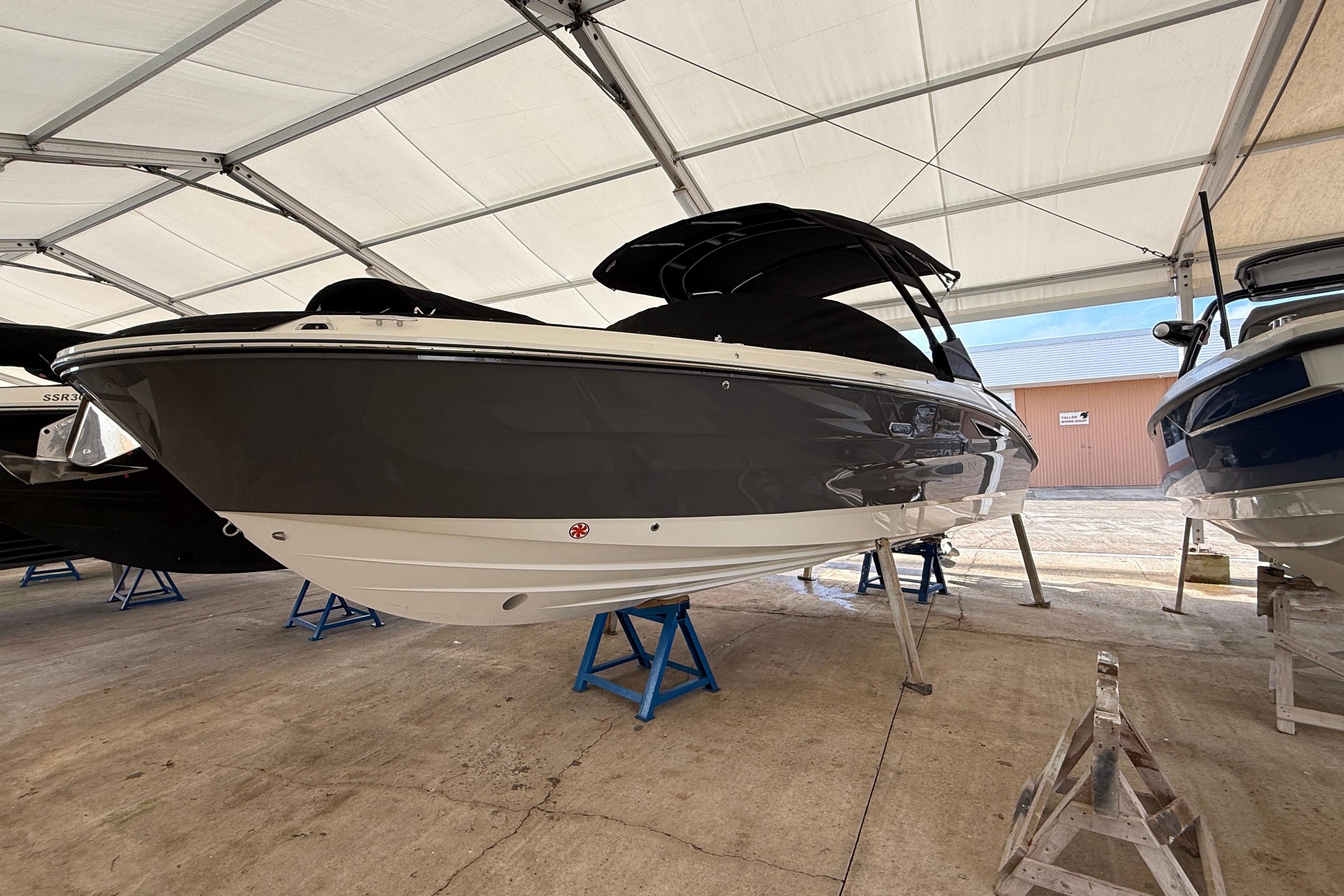 Sea Ray SDX 270